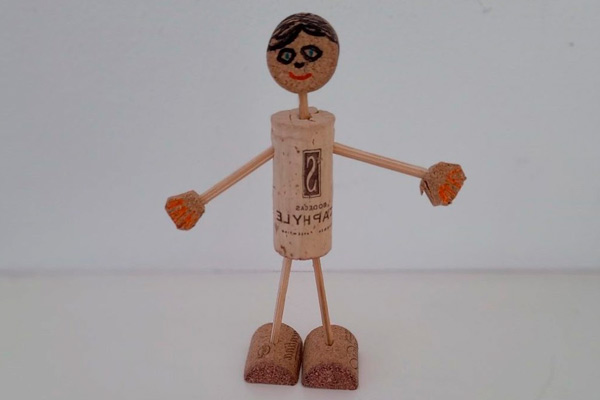 hombre corcho superviviente